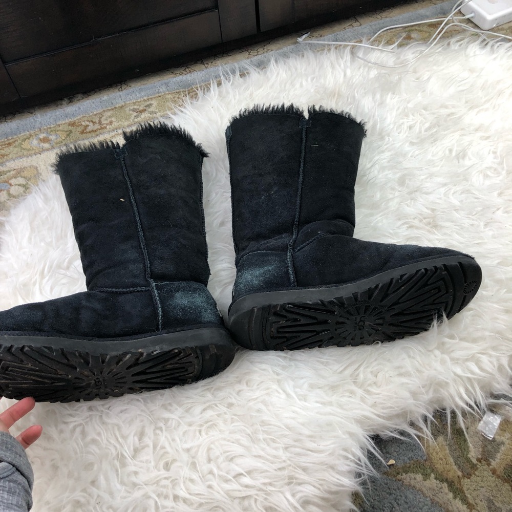 Ugg black Bailey button triplet 8 - Picture 4 of 8